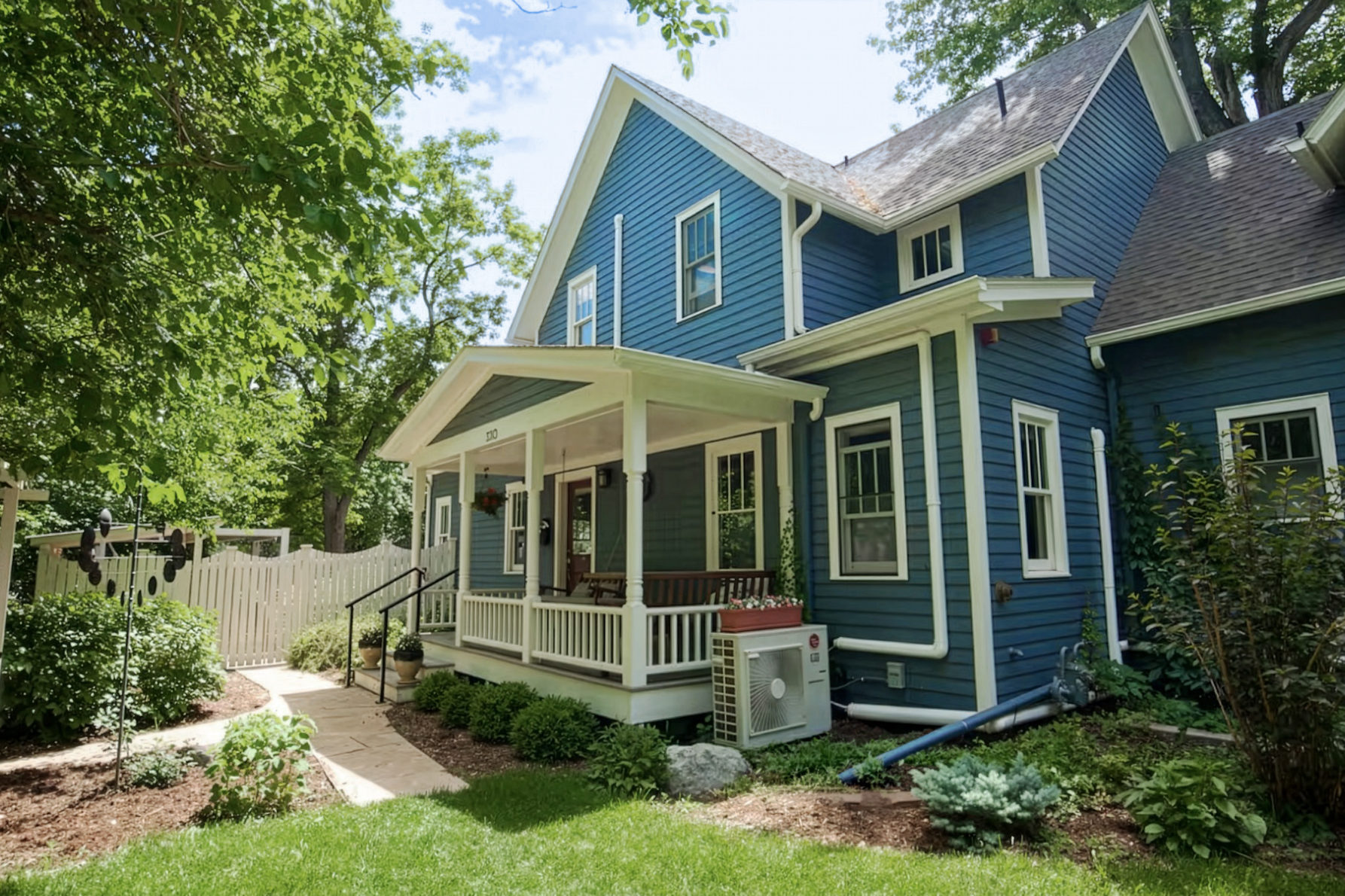 330 Pearl Street - House
