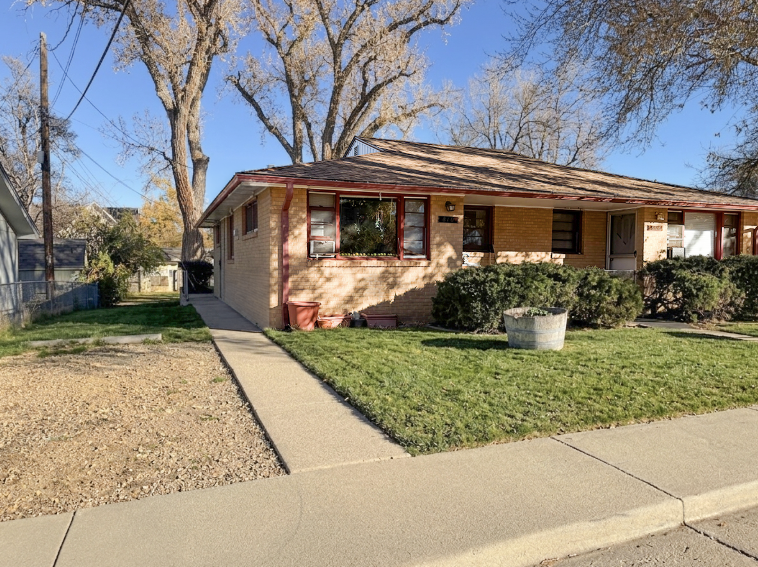 808-810 Apple Ct. - 808